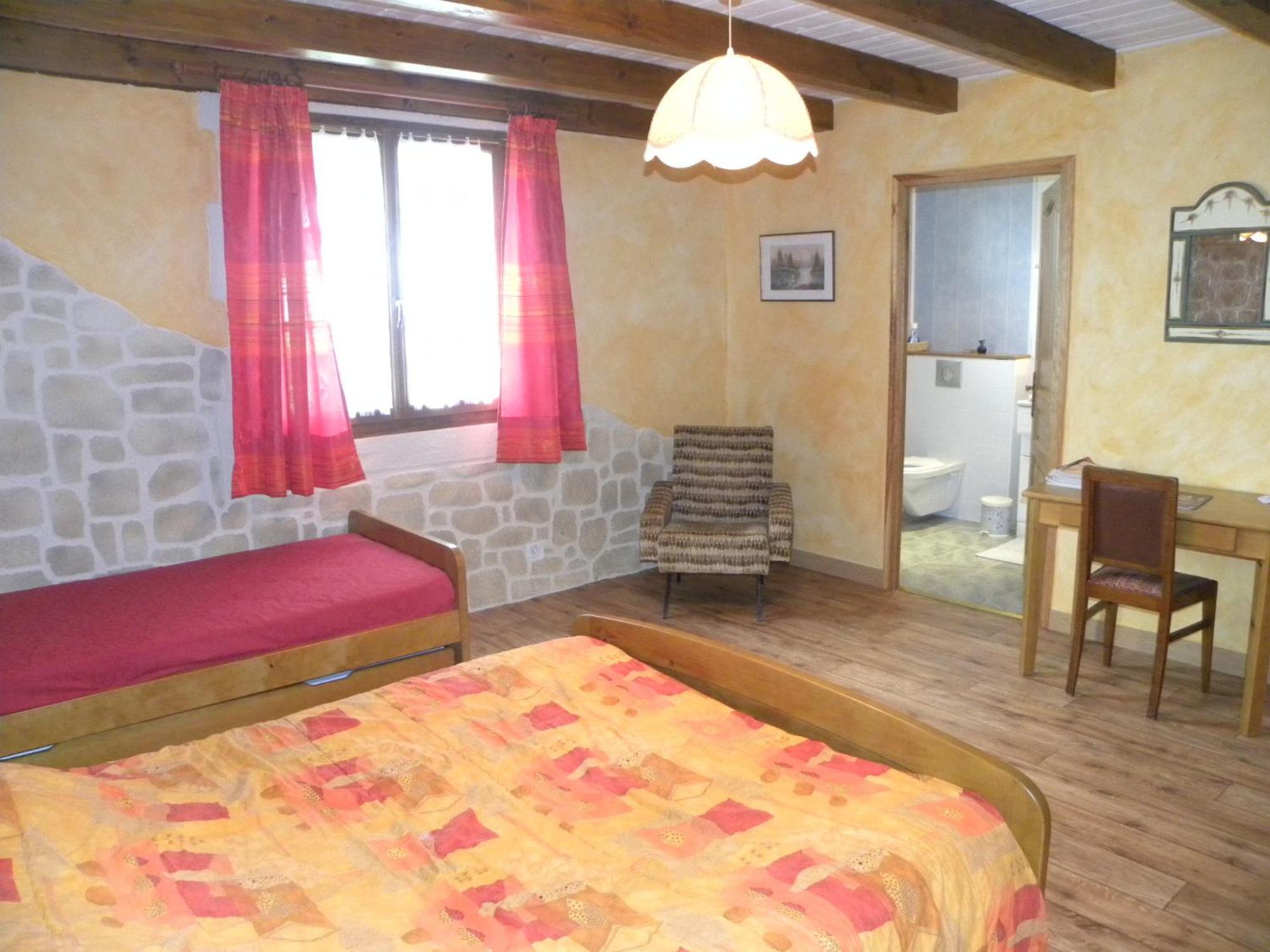 Ruynes-en-Margeride Auberge Les Volpilieres المظهر الخارجي الصورة