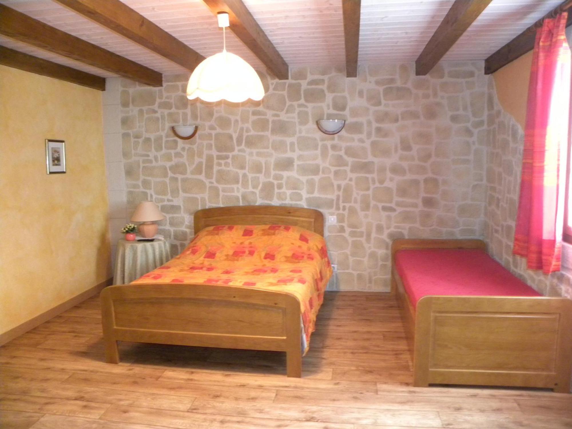 Ruynes-en-Margeride Auberge Les Volpilieres المظهر الخارجي الصورة